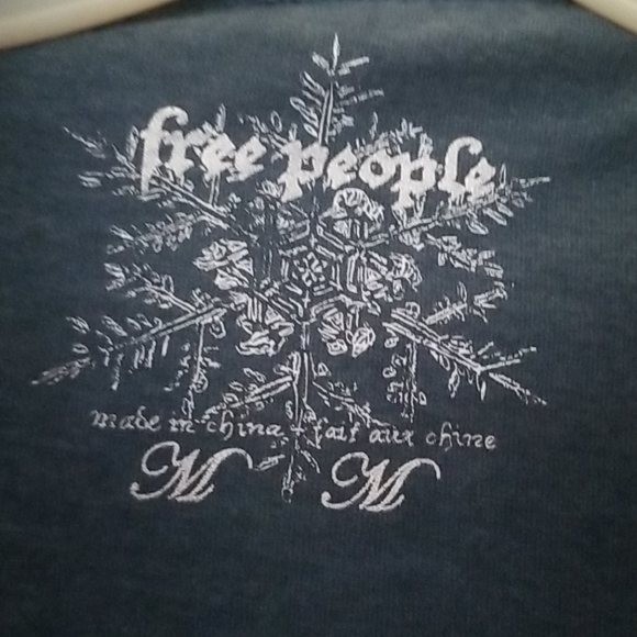 Tshirt - Picture 2 of 3